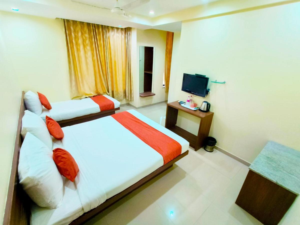 Sai Srushti By Neem Square Otel Shirdi Dış mekan fotoğraf