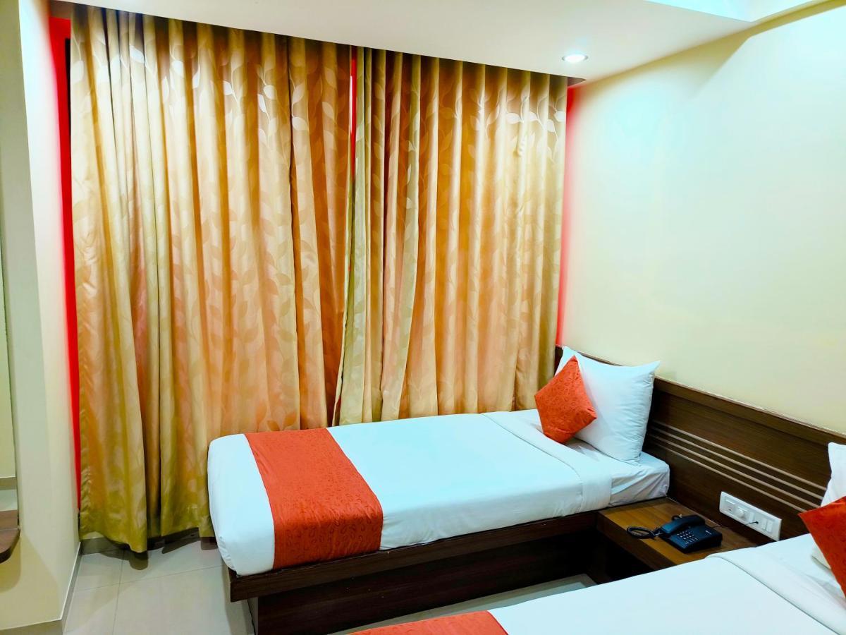 Sai Srushti By Neem Square Otel Shirdi Dış mekan fotoğraf