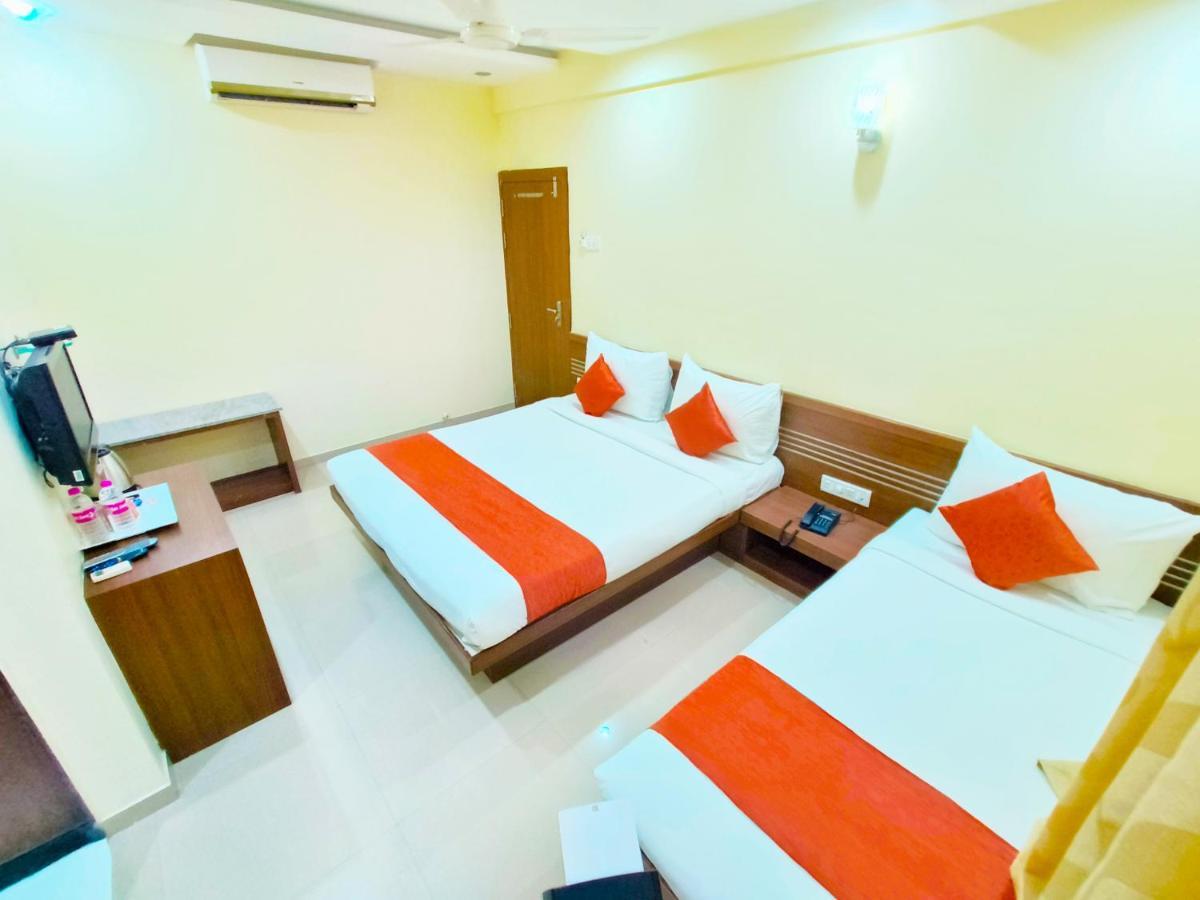 Sai Srushti By Neem Square Otel Shirdi Dış mekan fotoğraf