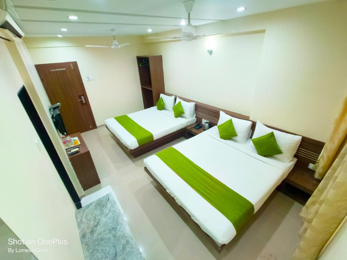 Sai Srushti By Neem Square Otel Shirdi Dış mekan fotoğraf