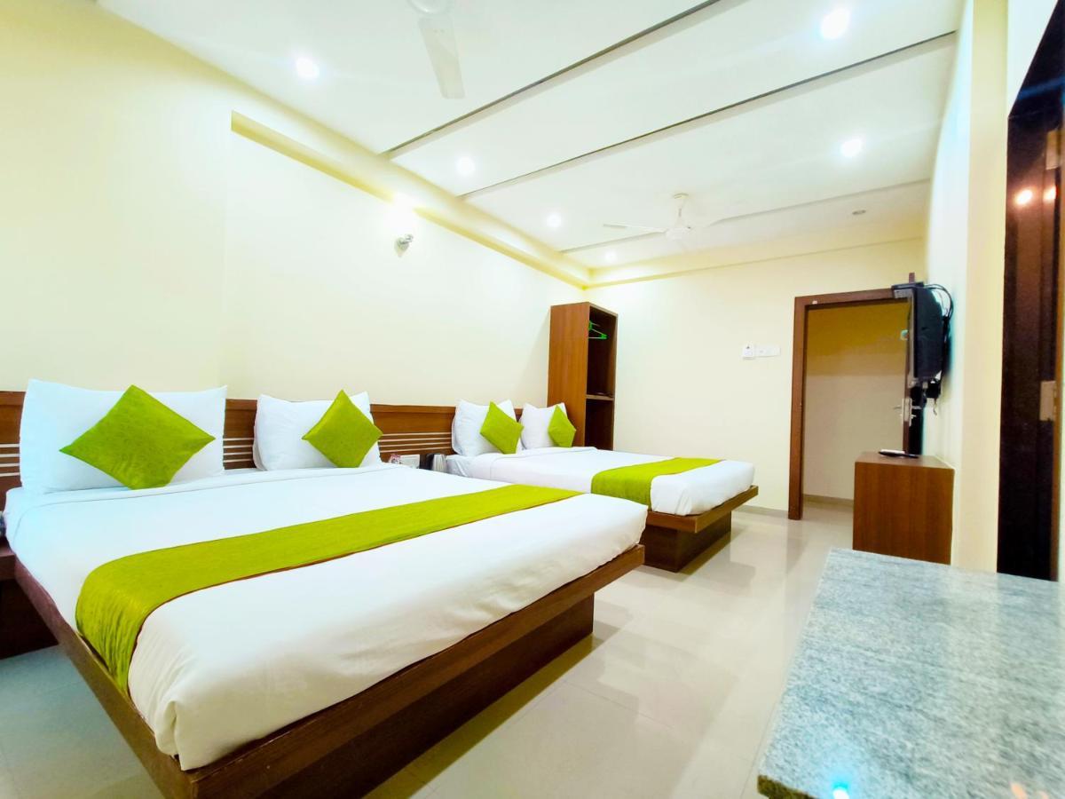 Sai Srushti By Neem Square Otel Shirdi Dış mekan fotoğraf