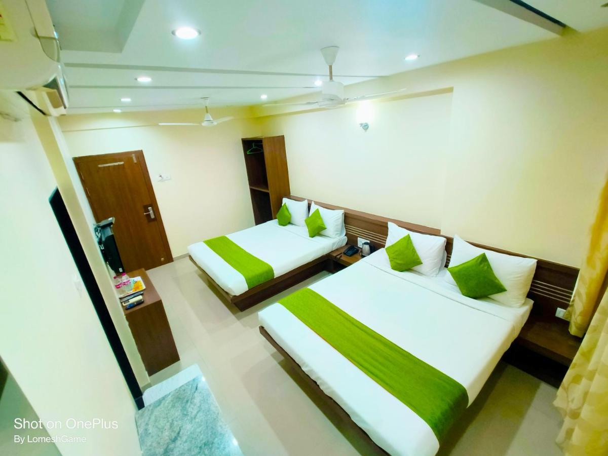 Sai Srushti By Neem Square Otel Shirdi Dış mekan fotoğraf