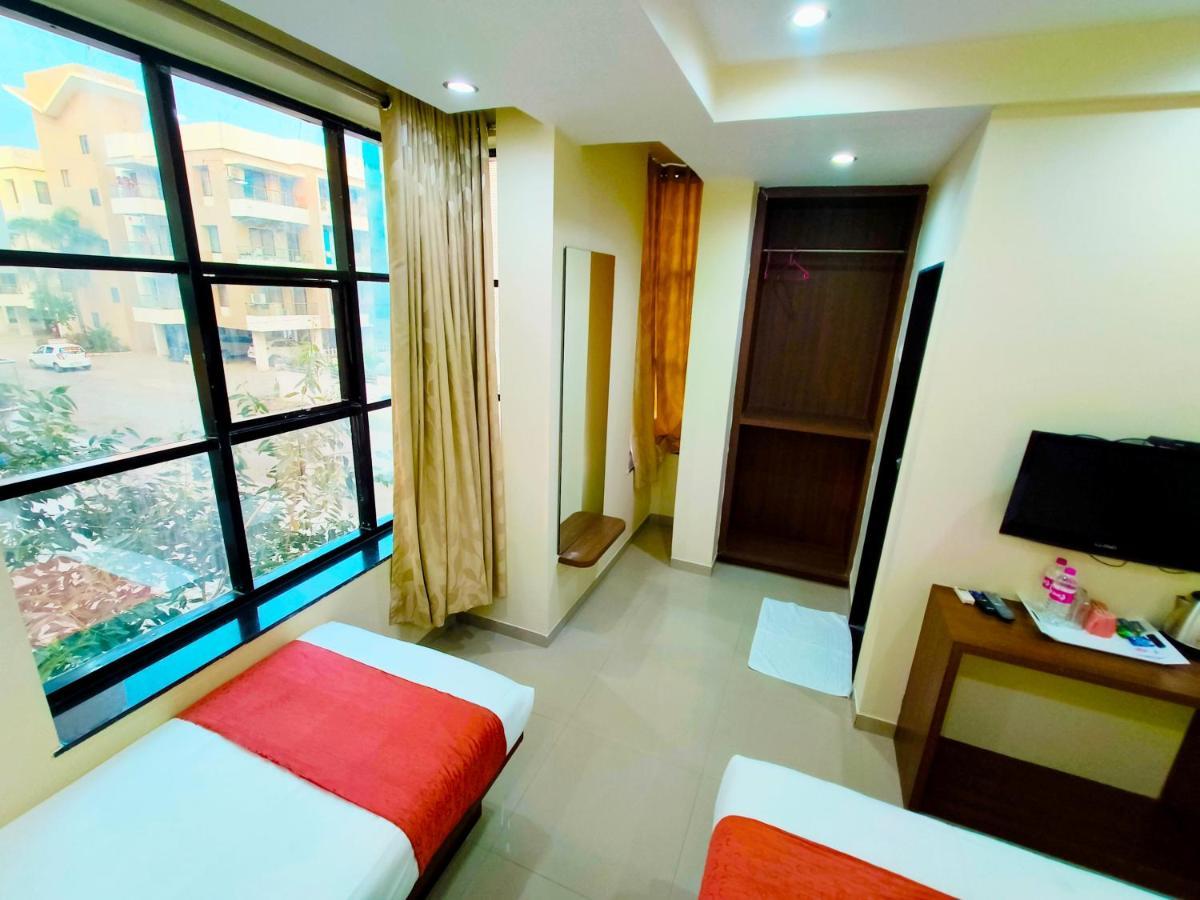 Sai Srushti By Neem Square Otel Shirdi Dış mekan fotoğraf