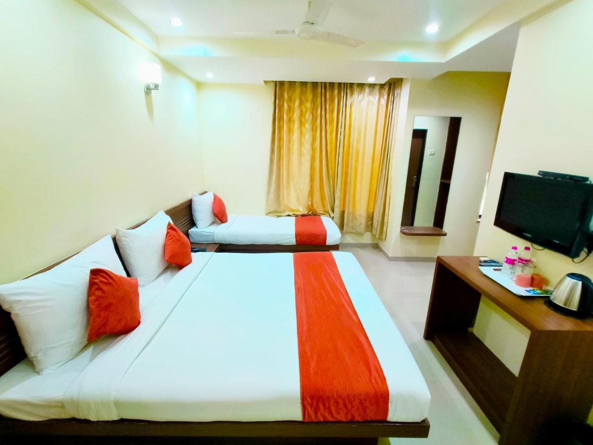 Sai Srushti By Neem Square Otel Shirdi Dış mekan fotoğraf