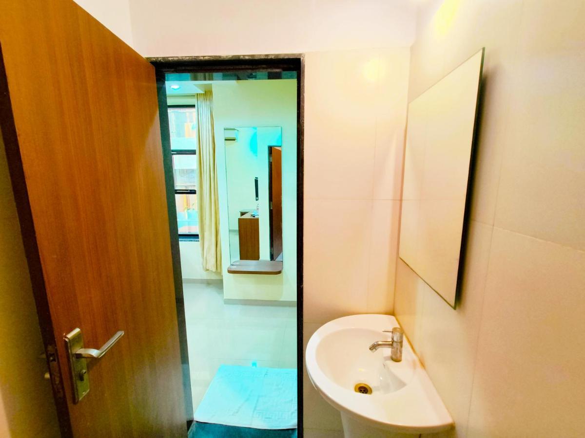 Sai Srushti By Neem Square Otel Shirdi Dış mekan fotoğraf
